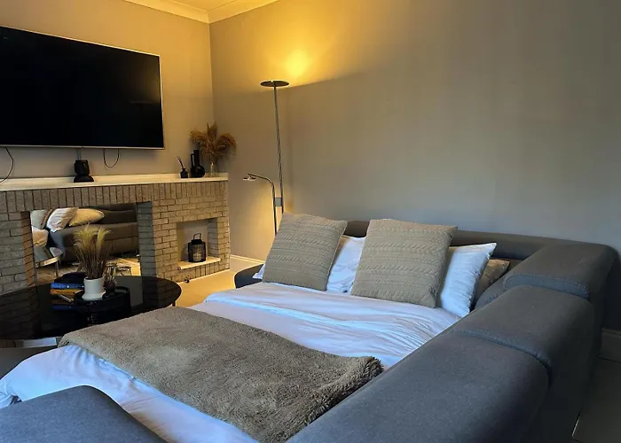 Exceptional Spacious City Apartment